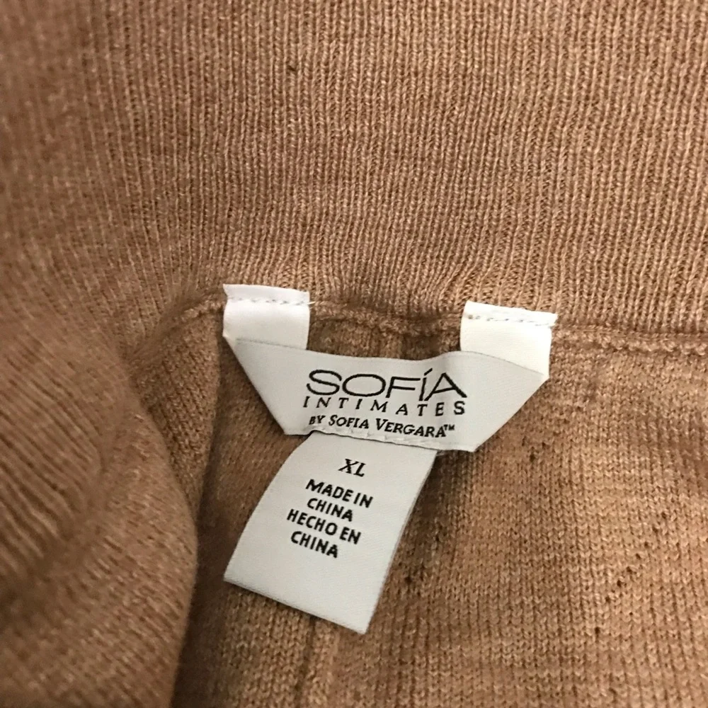 NWT Sofia by Sofia Vergara Women's Tan Shorts Size XL